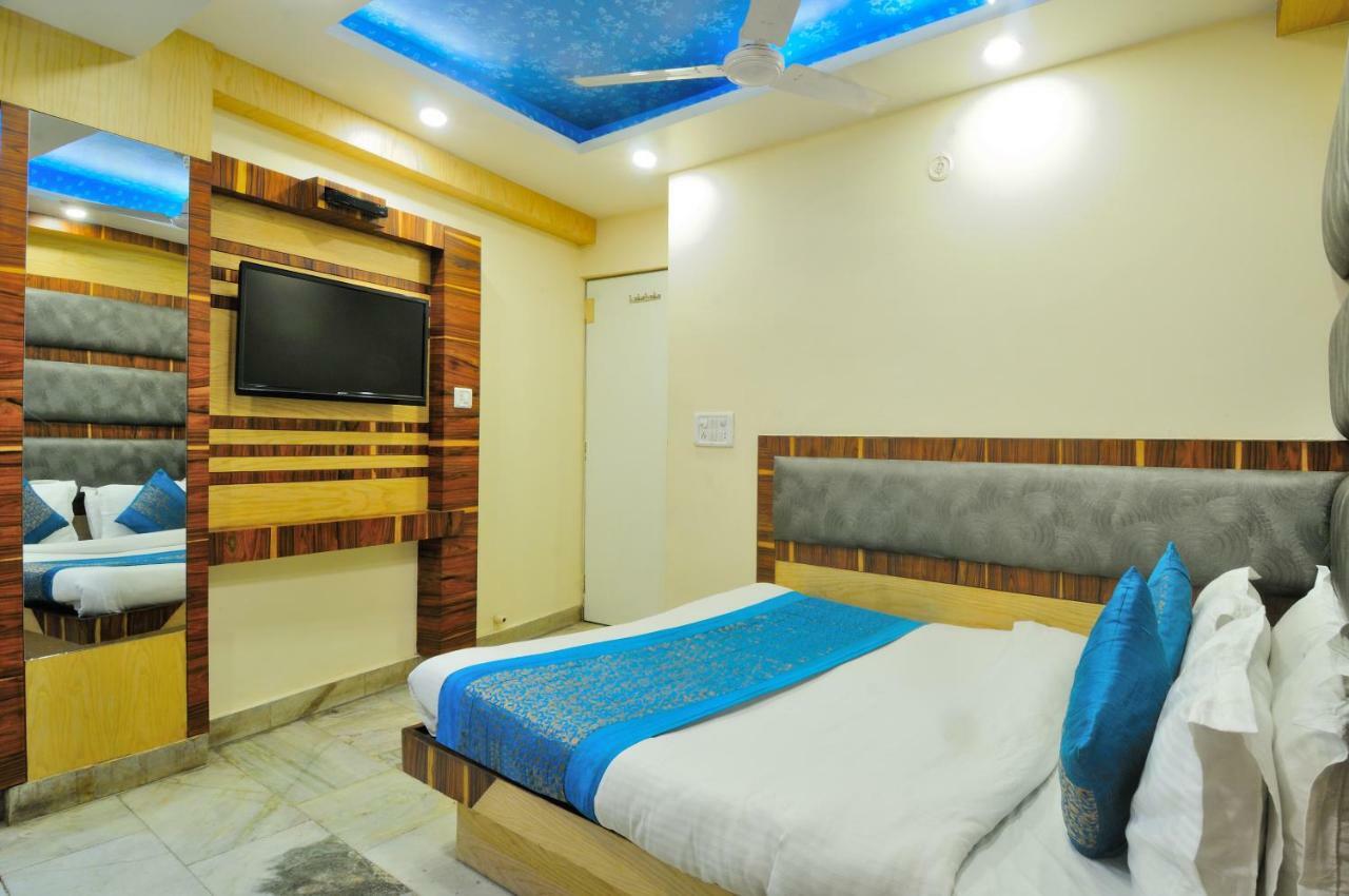 Hotel Lahorimal Deluxe นิวเดลี ภายนอก รูปภาพ